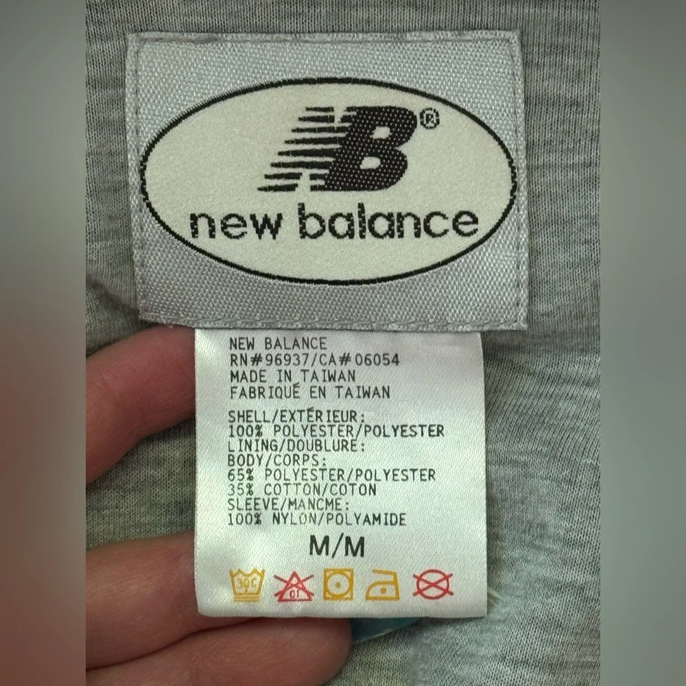 Women’s vintage New Balance windbreaker Jacket - Picture 13 of 16